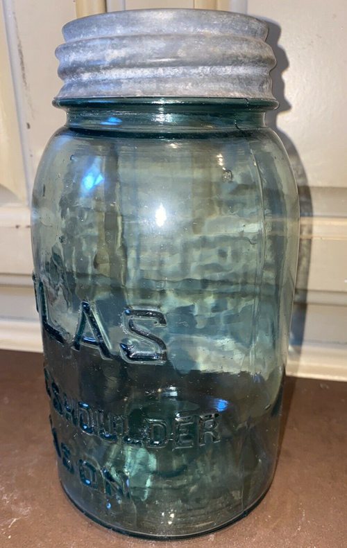 Bubbly Beautiful Wavy Vintage" Blue Glass" ATLAS STRONG SHOULDER Mason Jar w/Lid