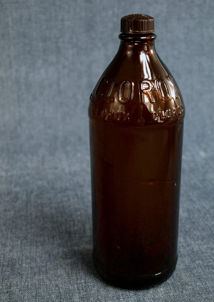 11. Vintage Clorox Brown Glass 16 oz Bottle