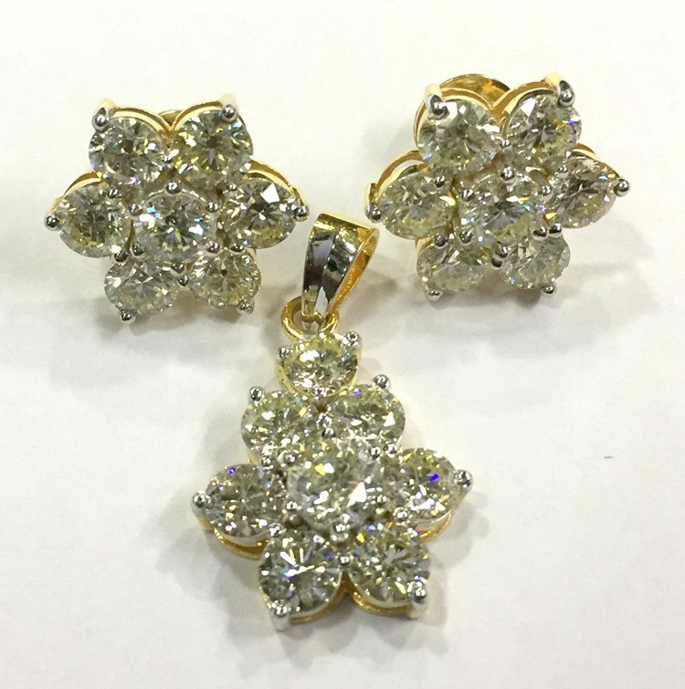 12. Vintage antique 14K Gold jewelry Diamond Polki Pendant & Earring Pair