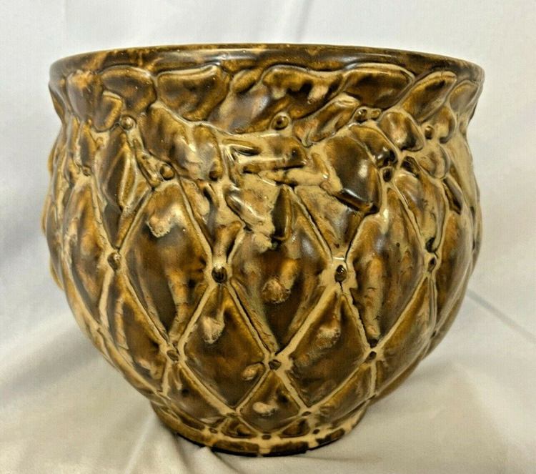 17.  Mccoy Pottery Quilted Jardiniere