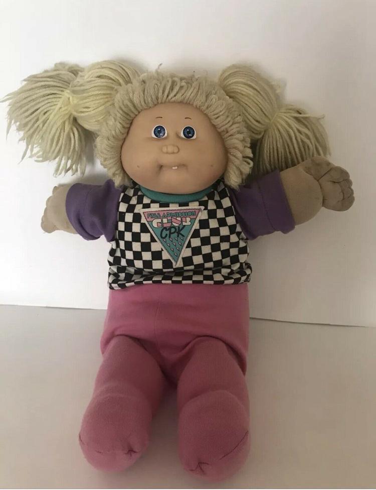 6. Cabbage Patch Kid Doll 71r5098