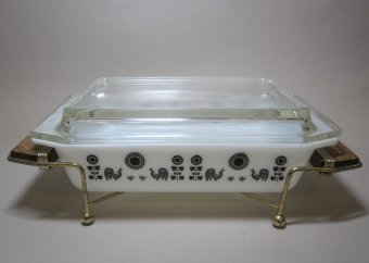 2 Quart Pyrex Covered Casserole with Metal Stand