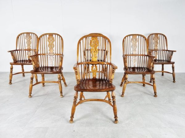 Antique Windsor Chair Identification and Value Guide