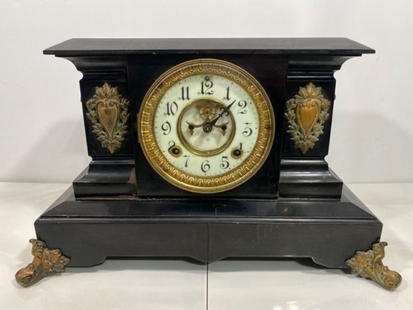 What are Antique Mantel Clocks?