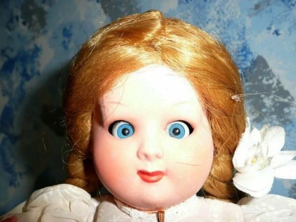 9 Tips on How to Identify Antique Dolls