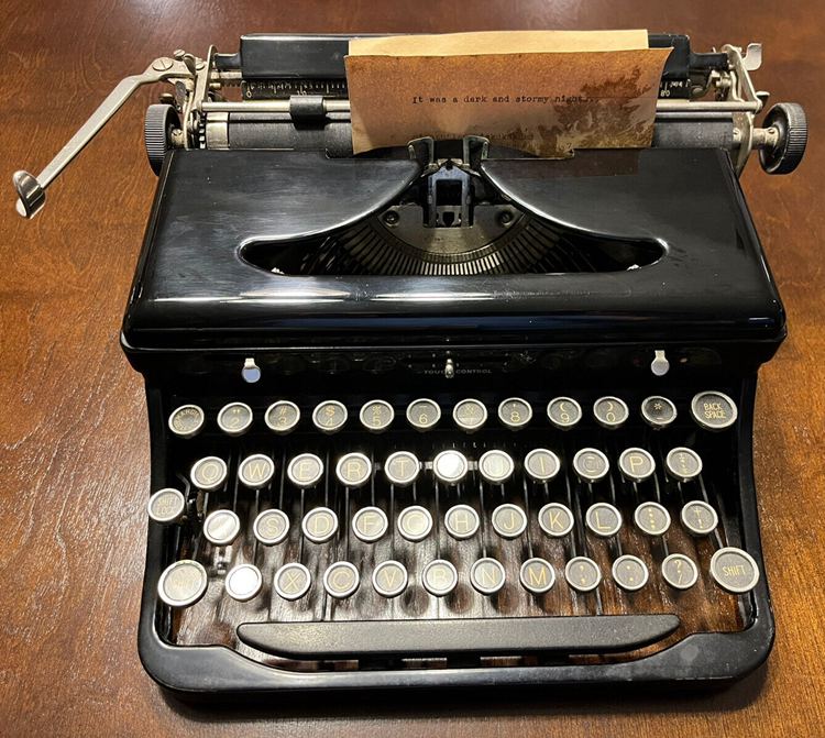 Vintage Royal Portable Manual Typewriter Model O Touch Control w case 