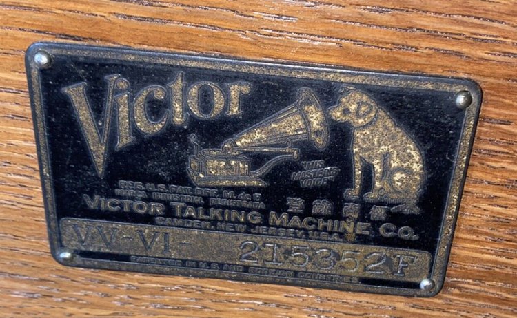 Vintage Victrola Record Player Mark