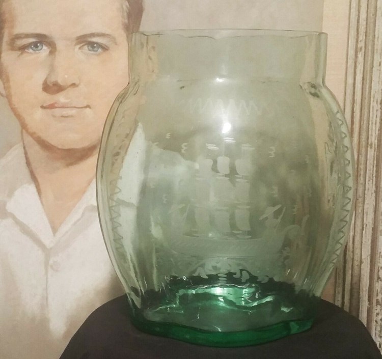 1700s COLONIAL AMERICA antique Pennsylvania vtg etched uranium flint glass vase
