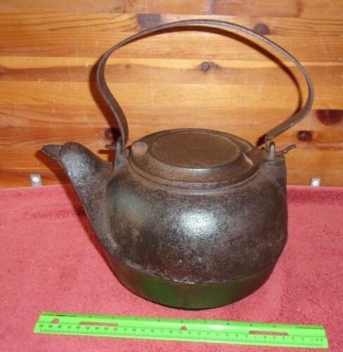 2. Early 20th Century Japanese Showa Antique Cast Iron Kettles