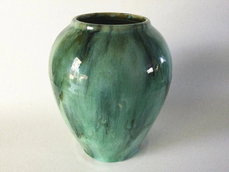 Antique BRUSH McCoy Art Pottery Green ONYX Vase
