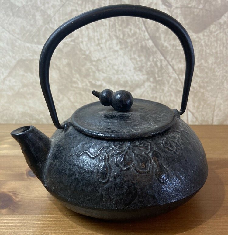 Antique Black Japanese Kettle Cast Iron Teapot Tetsubin Floral Decorated