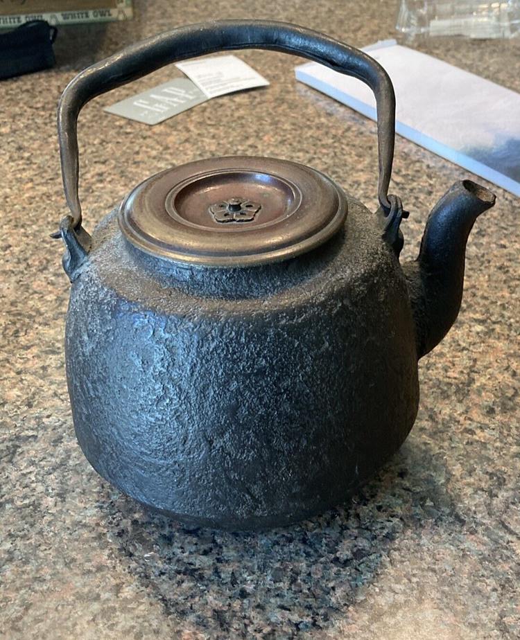 日本黑铸铁茶壶