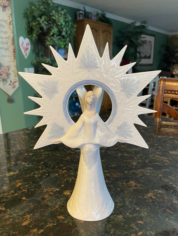 Lladro Porcelain Angel of Light Figurine