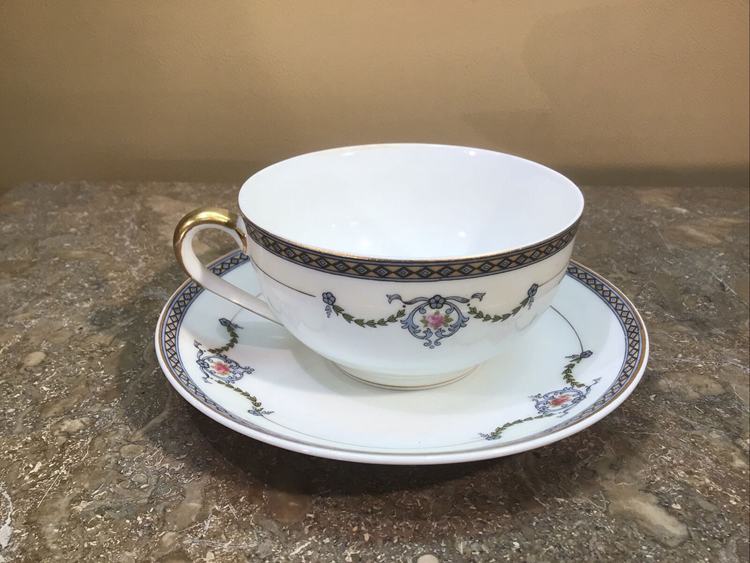 NORITAKE china GLENEDEN pattern 71221 Tea cup and saucer