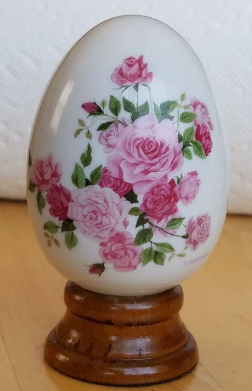 Rare Vintage Avon Summer's Roses Porcelain Egg