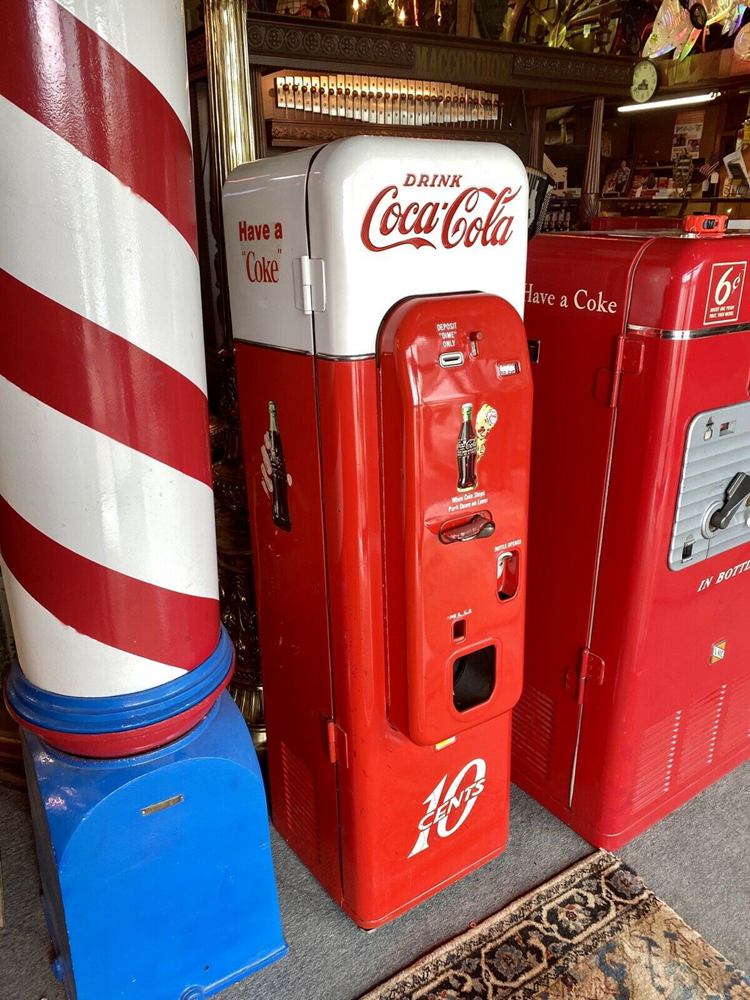 Vendo-44, 1950s coke machine