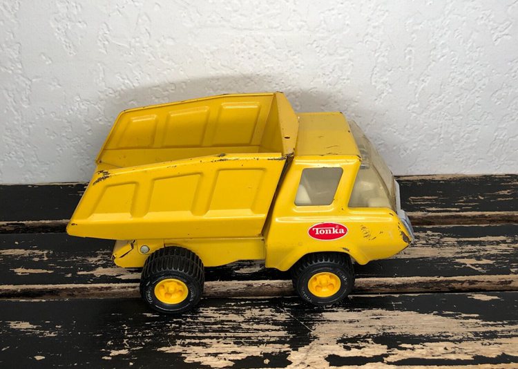 Vintage Metal Tonka Dump Truck 1974 Diecast Toy Vehicle Car Yellow Collectible