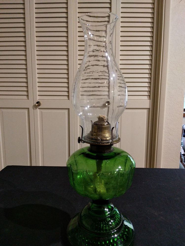 Green Glass FishScale Font Oil Lamp