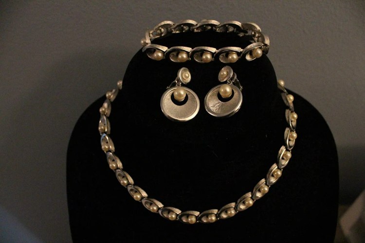 Beautiful Vintage Classy Trifari Brand Signed Choker Necklace Clip on Earrings and Bracelet Pearl and Silver Jewelry Set