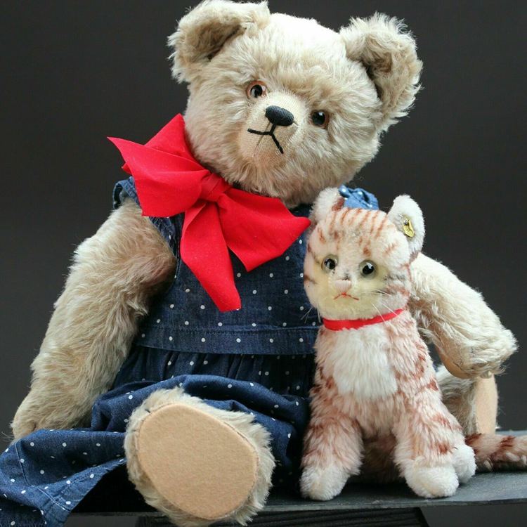 Schuco Schreyer Teddy Bear and Steiff Cat