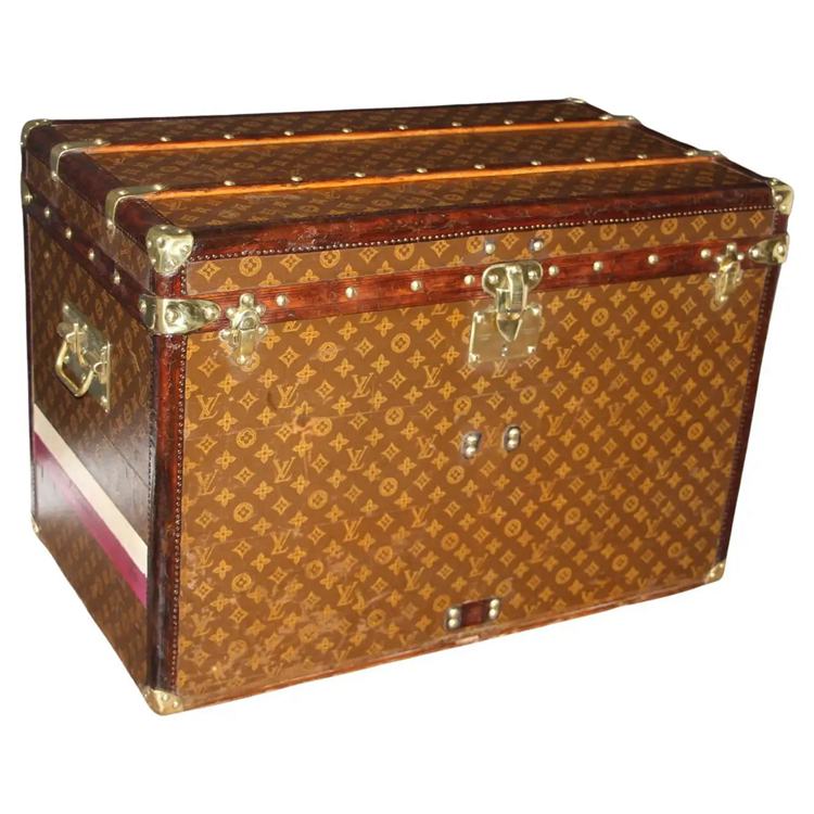 Louis Vuitton 1920's Vintage Monogram Rolling Trunk/Coffee Table w. Insert  at 1stDibs
