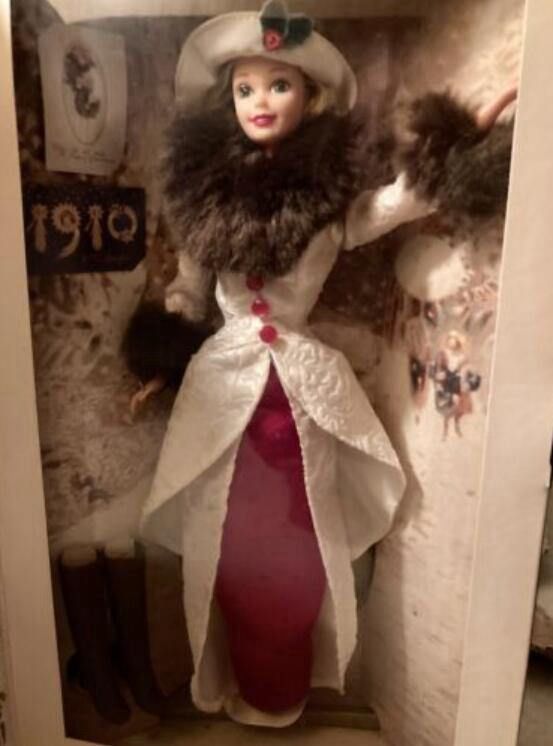 1995 Hallmark Holiday Memories Barbie Doll