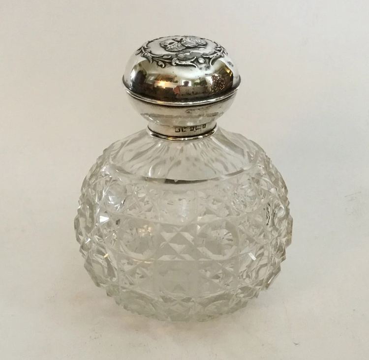 English Cut Glass Victorian Perfume Bottle – Circa 1900