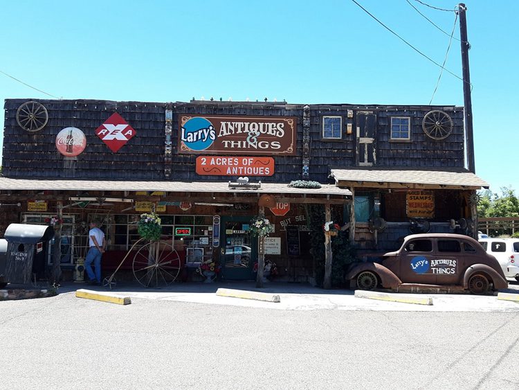 Larry’s Antiques & Things – Cottonwood
