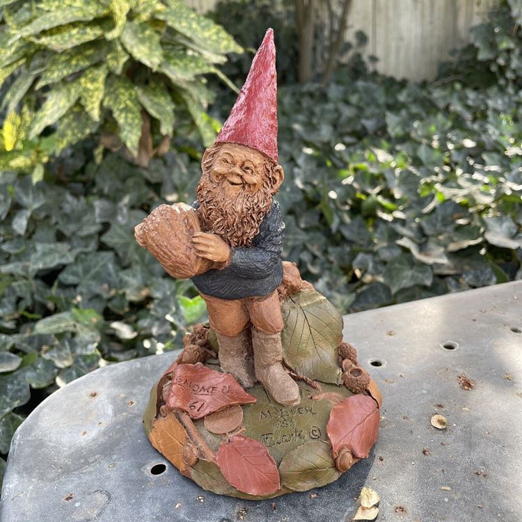 Tom Clark McEVER Gnome with Walnut Tall~Autumn Fall Leaves #28