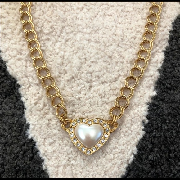 vintage Avon pearl heart gold chain