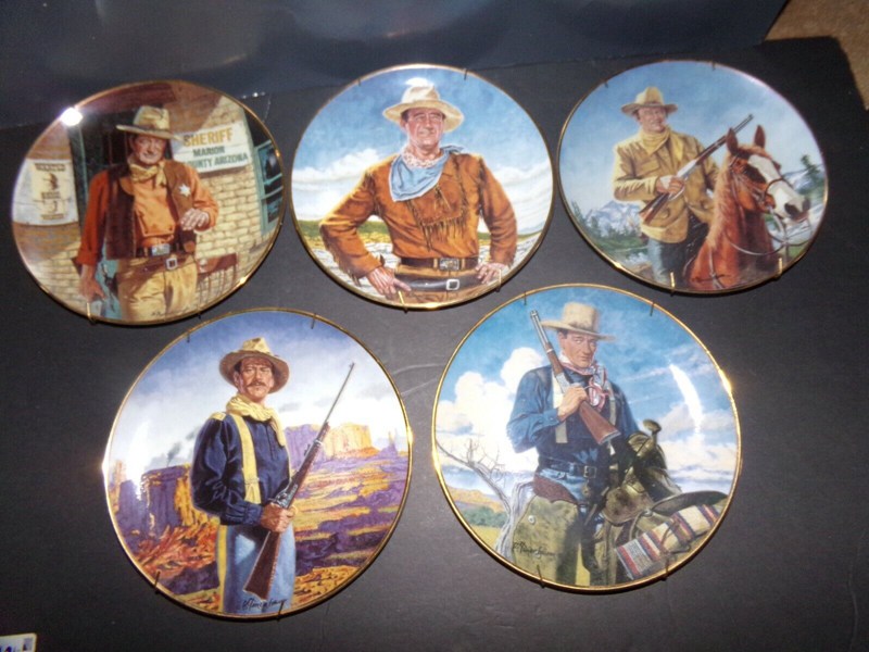 FRANKLIN MINT HEIRLOOM RECOMMENDATION, 5 John Wayne Plates wHangers Limited Ed