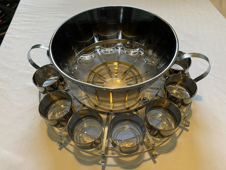 Vintage Fade Dorothy Thorpe 1950s Silver Punch Bowl Set With 12 Glasses