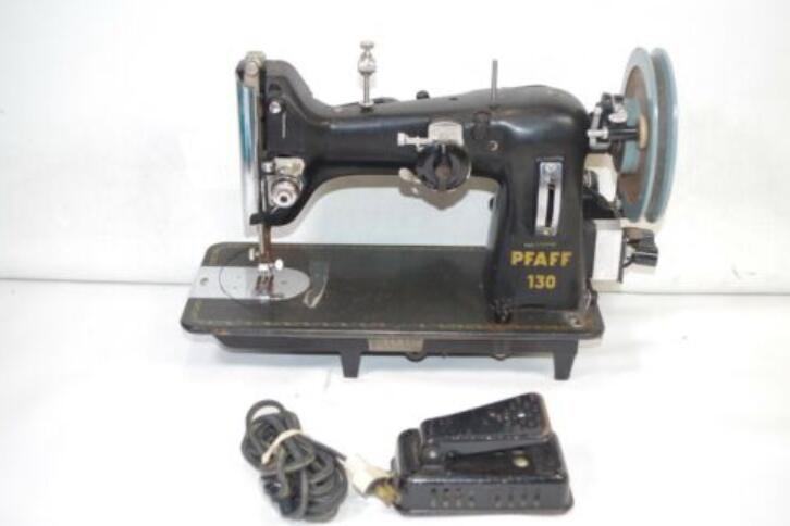 Vintage Pfaff Model (130)